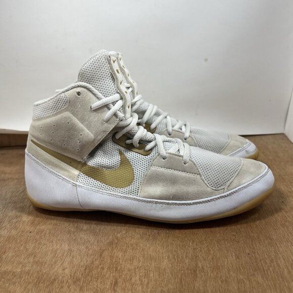 Nike Fury Shoes Mens Size 10.5 White Gold AO2416-170 Gum Sole